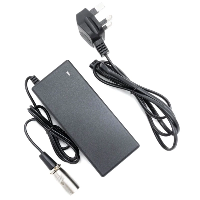 Laturi 4-pinninen XLR