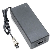 Laturi GX12 - 3-pinninen