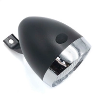 Edessä ylimääräinen paristokäyttöinen valo