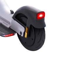 Pure Advance 710W 9.6AH 15.5mph Nopeus 25mi Range